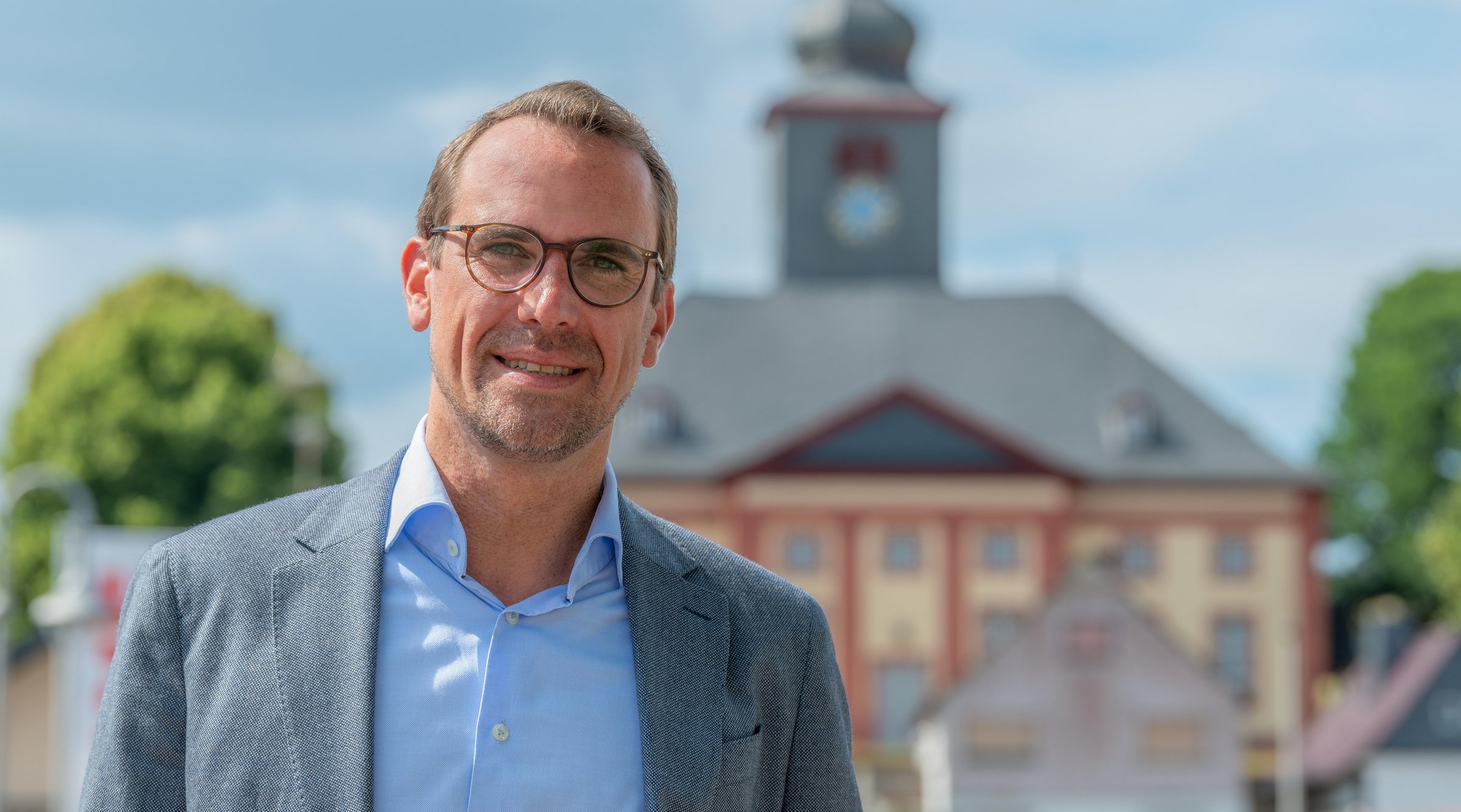 Bürgermeister Tobias Stahl Bürgermeister Tobias Stahl von der Grävenwiesbacher Kirche
